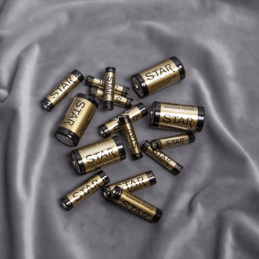 2 darab, C típusú, LR14-es, alkáli elem.