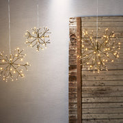 Aranyszínű, gömb formájú, függeszthető karácsonyi ág 120 db LED világítással