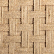 Koloniál stílusú, mangófából készült fotel színes jutaszőttes ülőfelülettel.