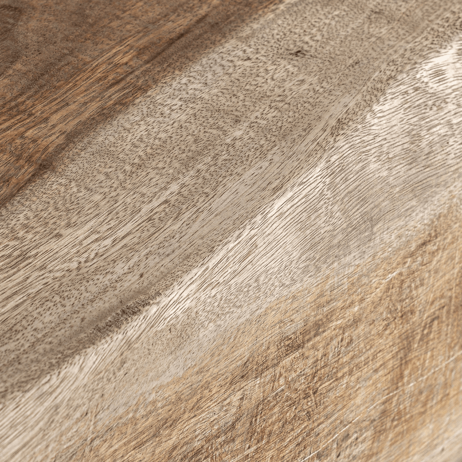 Törzsi stílusú, rusztikus megjelenésű, tömör suarfatörzsből készült dohányzóasztal