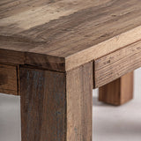 Étkezőasztal részlet – újrahasznosított fenyőfa asztallap természetes rajzolata