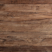 Újrahasznosított fenyőfa felület – egyedi textúra és patina közeli nézet