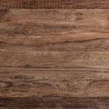 Újrahasznosított fenyőfa felület – egyedi textúra és patina közeli nézet