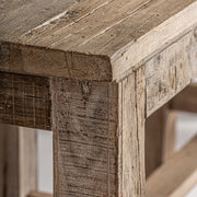 Konzolasztal részlet – újrahasznosított fenyőfa asztallap és sarokkialakítás