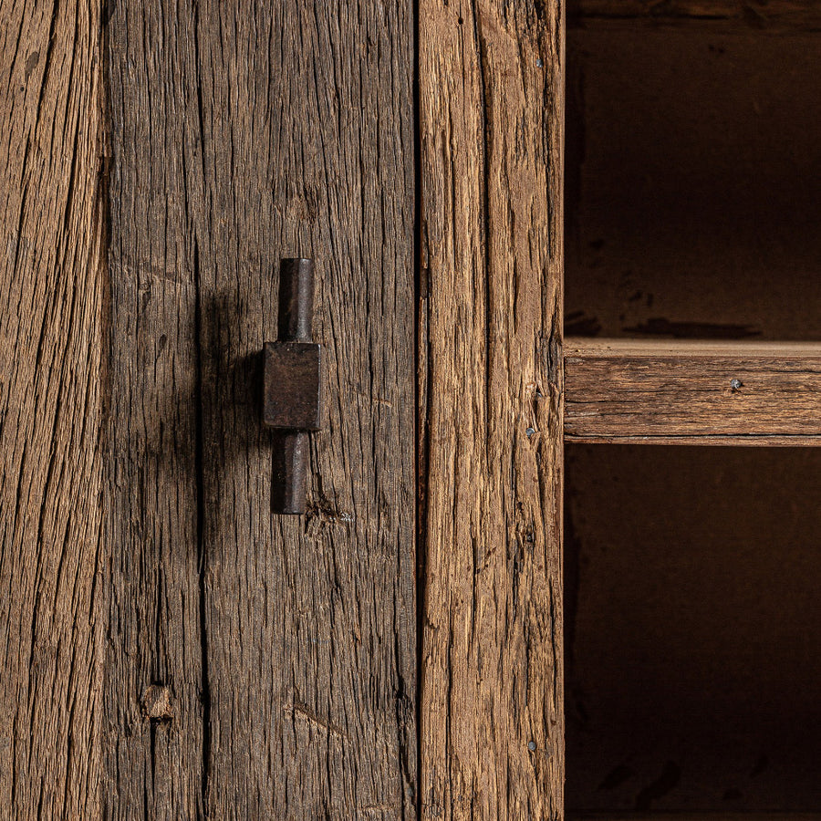 Carrik TV-szekrény belső polcos kialakítása – praktikus tárolás nappaliba