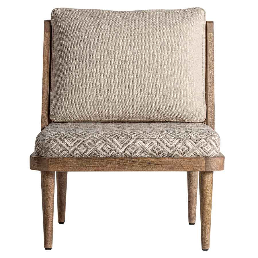 Koloniál stílusú, natúr színű, nyírfából készült fotel rattanból szőtt háttámlával