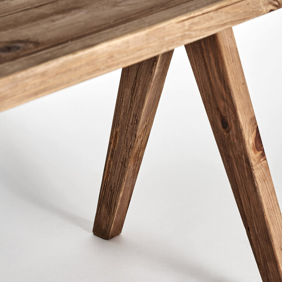 Kortárs stílusú, natúr színű, újrahasznosított fenyőfából készült íróasztal