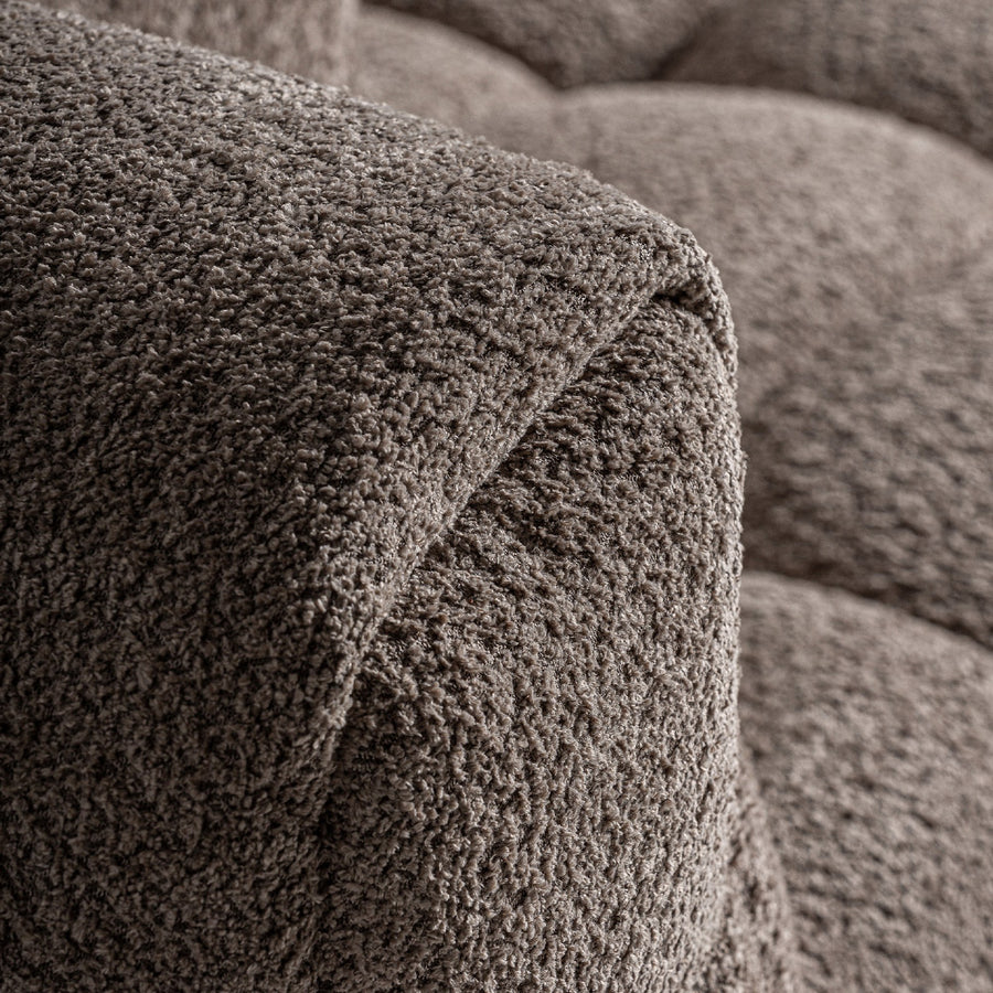 Barlin kanapé karfa részlet – texturált poliészter kárpit közelről