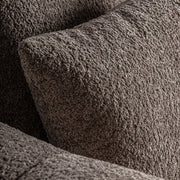 Barlin díszpárna részlet – szürkésbarna kárpit textúrája