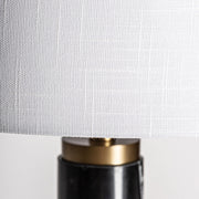 Art Deco stílusú, aranyszínű fémből és fekete színű márványból készült, állólámpa fehér színű lámpaernyővel