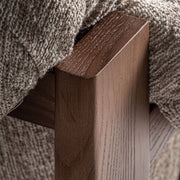 Kaucsukfa láb részlet – barna felület, látható faerezet