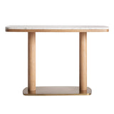 Birieux terrazzo asztallapos bisztróasztal – frontális nézet, tölgyfa lábakkal és aranyszínű talapzattal