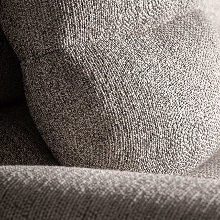 Plasztikus párnázottság részlete – Jacquard kanapé bézs kárpit közelről