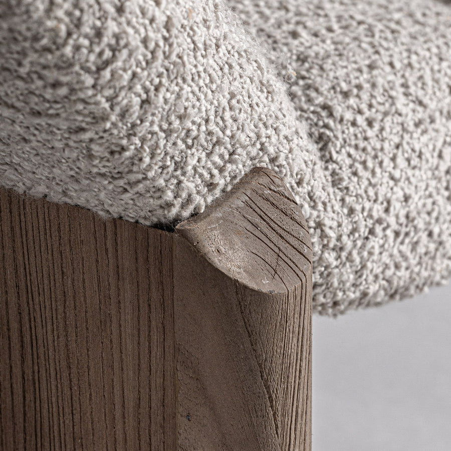 Natúr nyírfa lábazat közelről – Jacquard relax fotel faerezet