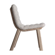 Jacquard szék oldalnézet – ívelt, párnázott ülőfelülettel