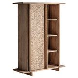 Gardróbszekrény nyitott ajtóval – fix polcrendszer látható