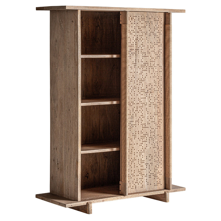 Nyírfa gardrób jobb oldalról – tágas belső polcokkal