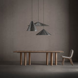 Jacquard étkezőasztal modern enteriőrben – hangulatkép, traventin betétes asztallappal