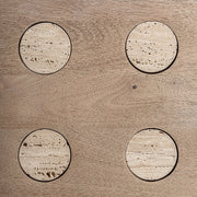 Traventin kőbetétek textúrája közelről – Jacquard kollekció étkezőasztal