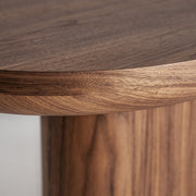 Ívelt asztallap részlet – barna fa furnér, finoman lekerekített él