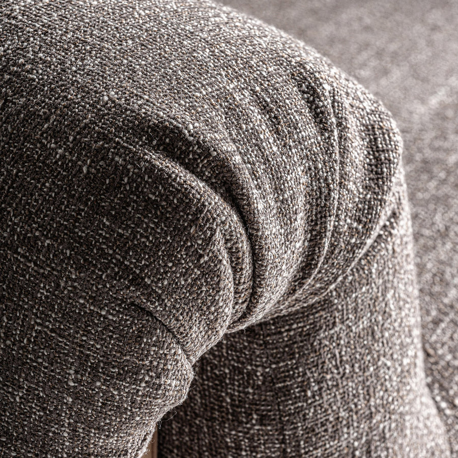 Karfa részletfotó – taupe poliészter kárpit textúrája