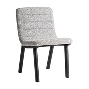 Jacquard szék háromnegyedes nézet – buklé kárpittal és fekete nyírfa lábakkal