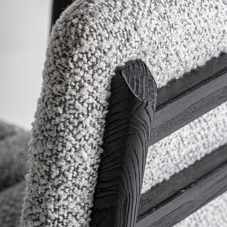 A fekete nyírfa merevítő és a bulé háttámla találkozása