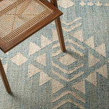 Törzsi mintás kék szőnyeg enteriőrben – Kozakura kollekció, otthonos hangulat