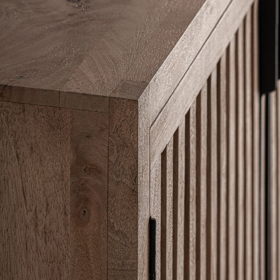 Gàbia mangófa tálaló részlet, homokfúvott natúr fa sarokkialakítás