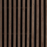 Gàbia mangófa lamellás ajtófront részlet, natúr hatású felülettel