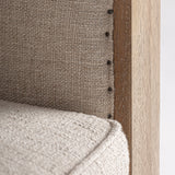 Kárpit és fa csatlakozás – szegecselt díszítés részlete