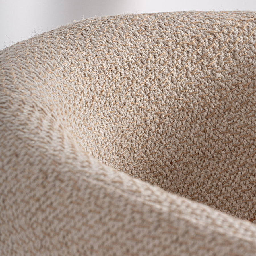 Háttámla belső íve – formatervezett kialakítás jutaszövettel