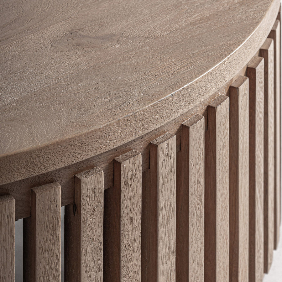 Gàbia dohányzóasztal részletfotó – homokfúvott mangófa asztallap