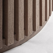 Függőleges lécezés részlete – mangófa dohányzóasztal oldalfal