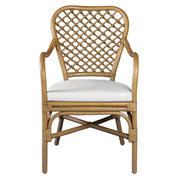 Mediterrán stílusú, rattanból készült, natúr színű kézműves karosszék ülőpárnával.
