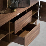 Kortárs stílusú, diófa furnérral borított, dizájn komódszekrény.