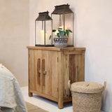 AIKA japandi stílusú natúr színű kisszekrény enteriőrben, alsó tárolószekrényként elhelyezve