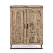 Akácfából és acélból készült bárszekrény.