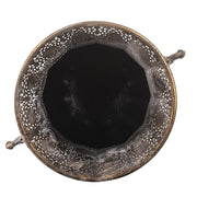 Dekoratív kialakítású, patinás felületű, aranyszínű, fém díszkaspó.