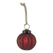 Vertikálisan bordázott antik meggybordó üveggömb karácsonyfadísz juta akasztóval