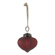 Szív formájú, bordázott antik meggybordó üveg karácsonyfadísz fém záróelemmel és juta akasztóval