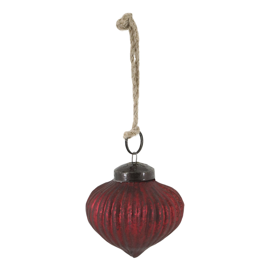 Szív formájú, bordázott antik meggybordó üveg karácsonyfadísz fém záróelemmel és juta akasztóval