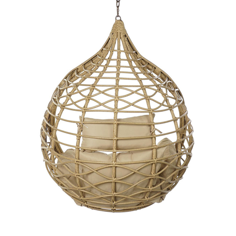 Aurora Nest natúr műrattan kerti függőfotel bézs párnákkal, hátulnézetből, fehér háttér előtt.