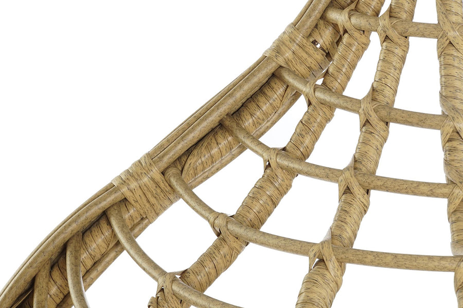 Aurora Nest műrattan kerti függőfotel kézzel font natúr rattan hatású szintetikus anyagának közeli részlete.