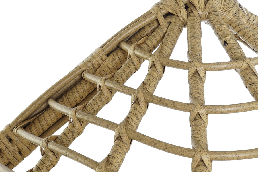 Aurora Nest műrattan kerti függőfotel kézzel font natúr rattan hatású szintetikus anyagának közeli részlete.