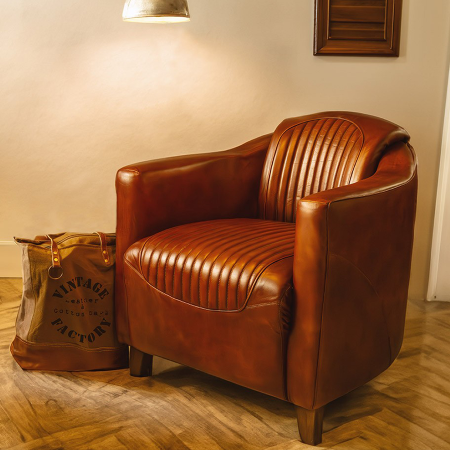 Aviator vintage bőrfotel enteriőr környezetben, loft stílusban