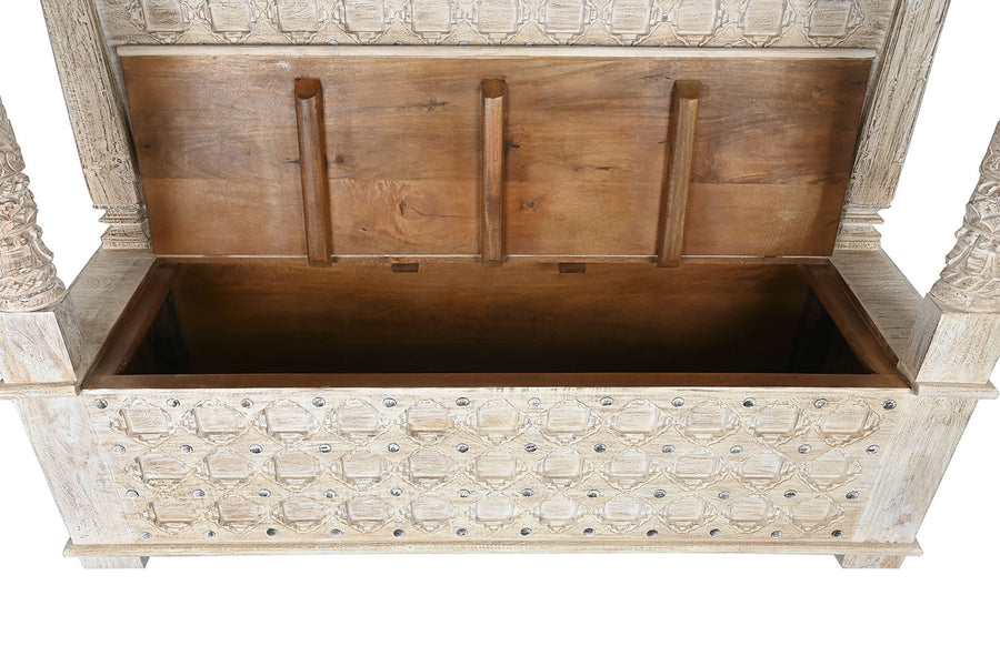 Baldachinos kialalkítású, mangófából faragott, antikolt felületű, orientál stílusú kézműves pad..