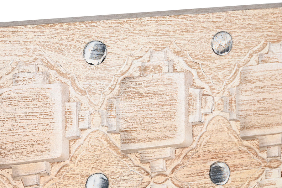 Baldachinos kialalkítású, mangófából faragott, antikolt felületű, orientál stílusú kézműves pad..