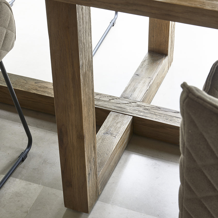 BALI étkezőasztal masszív kőrisfa lábazat és keresztmerevítés részlet