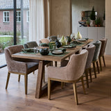 BALI 280 cm kőrisfa étkezőasztal világos étkezőben, japandi stílusú enteriőrben székekkel körülvéve